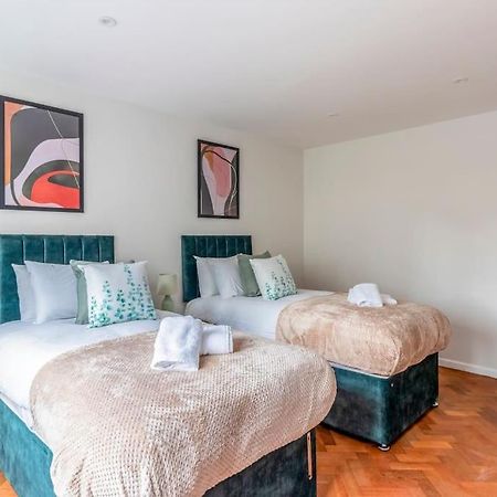בורנמות' Spacious Sea View 2 Bedroom Sleeps 6-Free Parking מראה חיצוני תמונה