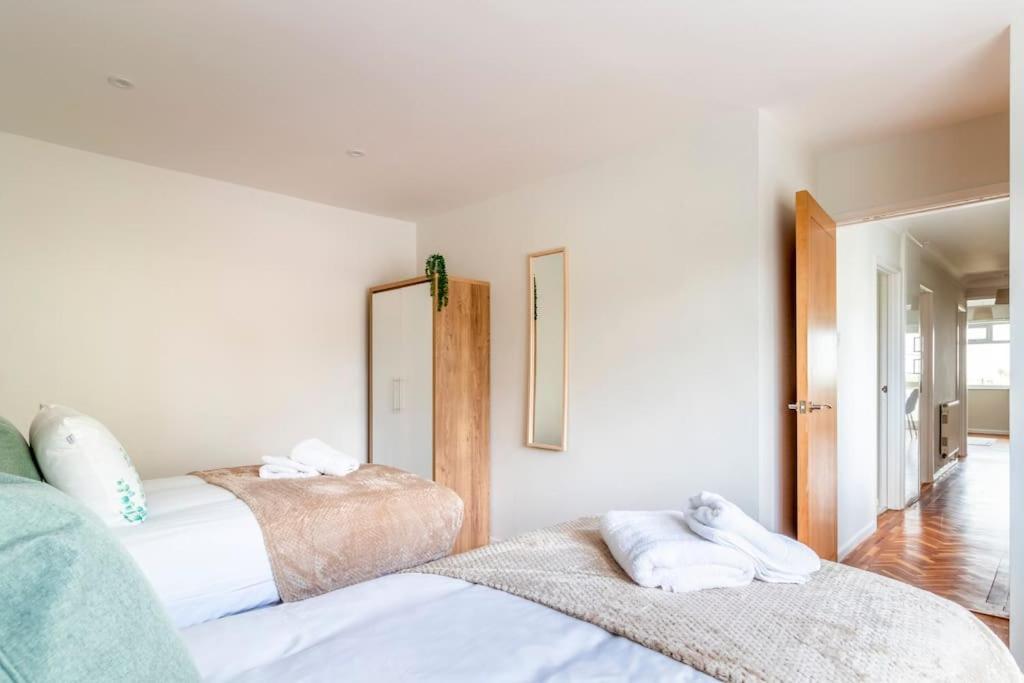 בורנמות' Spacious Sea View 2 Bedroom Sleeps 6-Free Parking מראה חיצוני תמונה